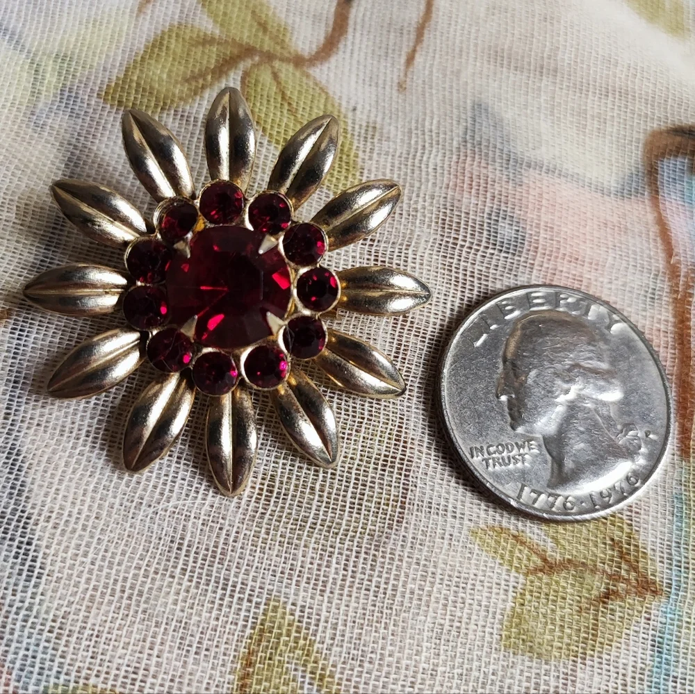 Dark Deep Red Prong Set Faceted Brooch Gold Tone Vintage Flower Pin